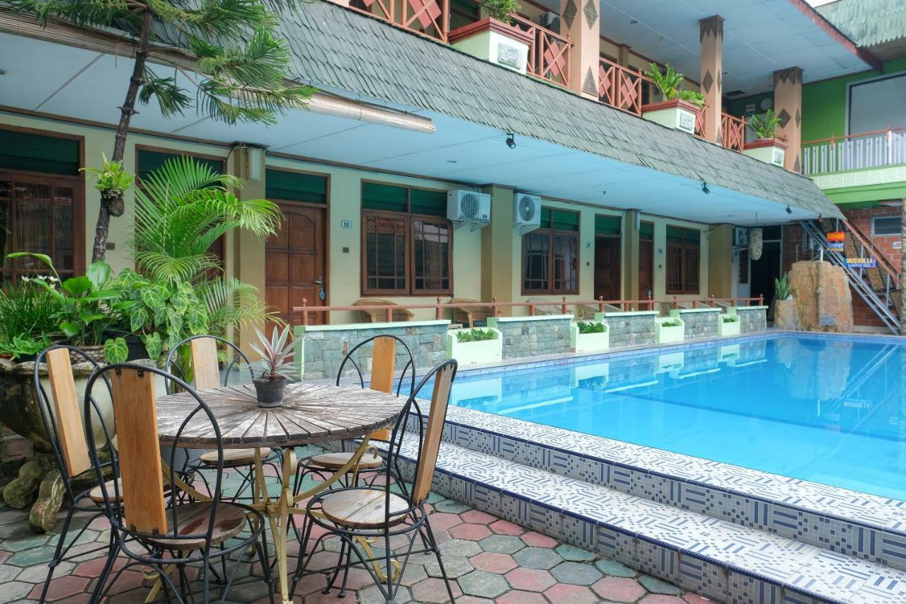 Oyo 585 Hotel Perwita Sari Yogyakarta Exterior photo